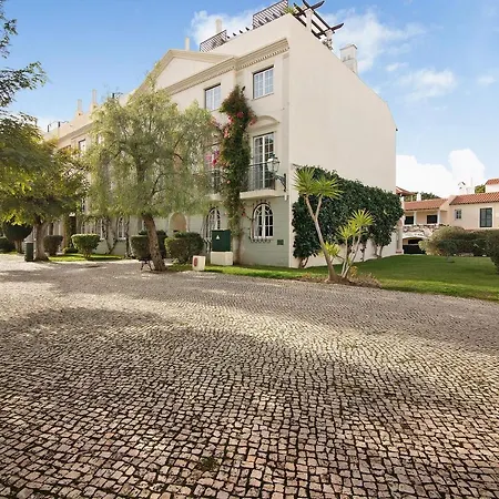 Old Village T2 Duplex Apartamento *