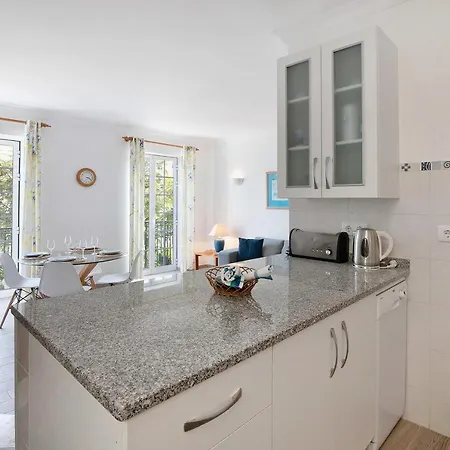 Old Village T2 Duplex Apartamento