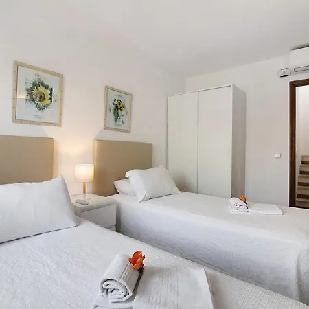 Old Village T2 Duplex Апартаменты Картейра