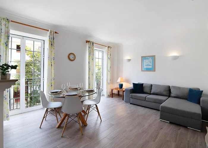 Old Village T2 Duplex Апартаменты