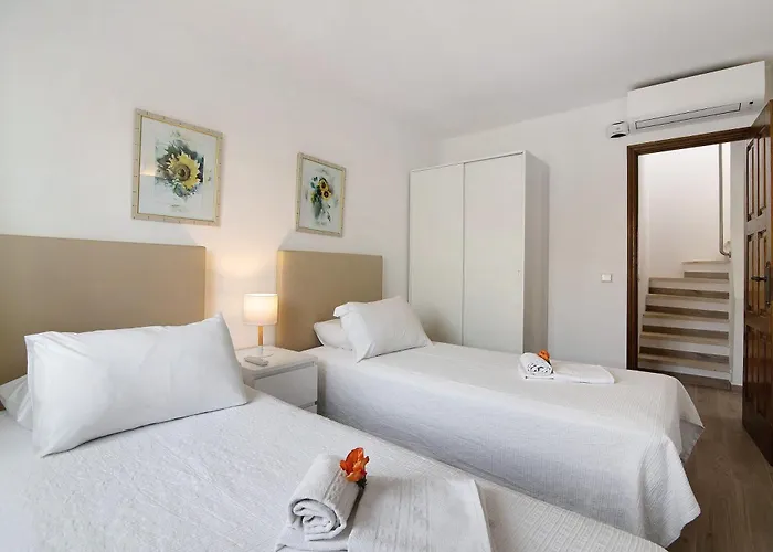 Old Village T2 Duplex Апартаменты Картейра