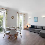 Old Village T2 Duplex דירה