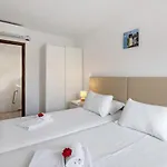 Old Village T2 Duplex דירה