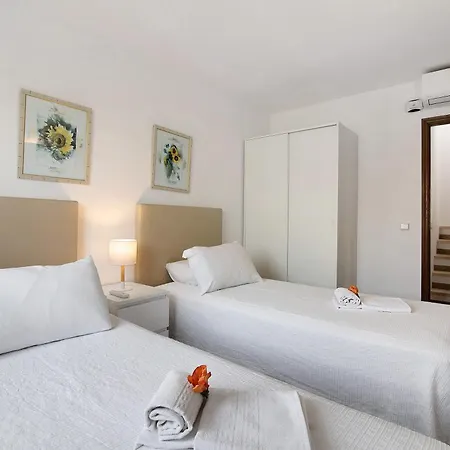 Old Village T2 Duplex * Quarteira